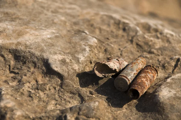 Cartuchos de proyectil oxidados viejos — Foto de Stock