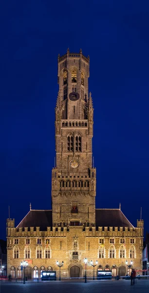 Beffroi de Bruges la nuit . — Photo