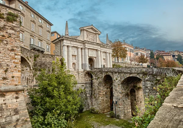 Městská brána, bergamo — Stock fotografie