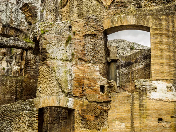 Ancient ruins of Villa Adriana — Stock Photo, Image