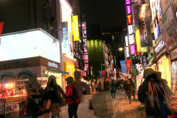 Сеулі, Корея, 9 листопада: Myeong Донг було занесено до дев'ятого більшість екс — стокове фото