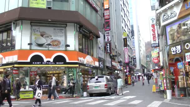 Seoul, Dél-Korea-Nov 14: Insa-dong egy hagyományos kulturális körzet annak érdekében, hogy megőrizze a kinézetét egy hagyományos koreai piacon Szöulban, Koreában november 14, 2015. — Stock videók