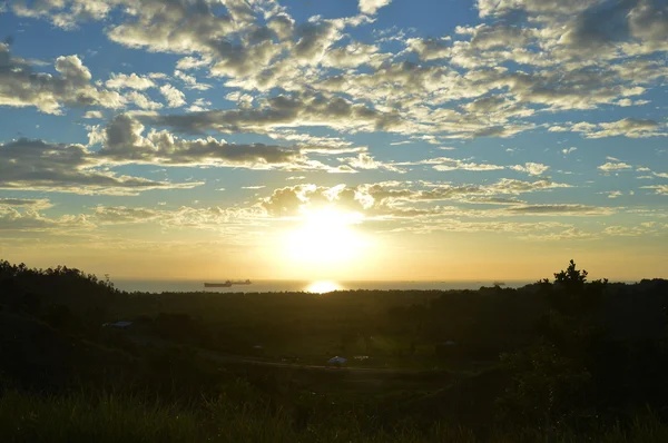 Bela capa de sol do céu crepúsculo — Fotografia de Stock