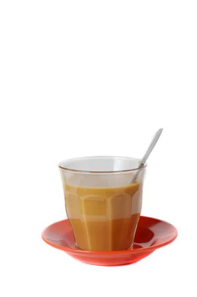 Tazza di caffè con latte su sfondo bianco — Foto Stock