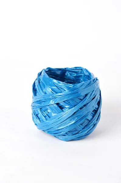 白い背景の上のプラスチック製のロープ — ストック写真