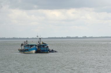 balıkçı teknesi patlamalar