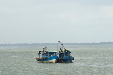 balıkçı teknesi patlamalar