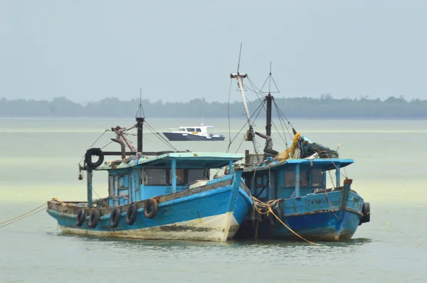 Esplosioni barca da pesca — Foto Stock