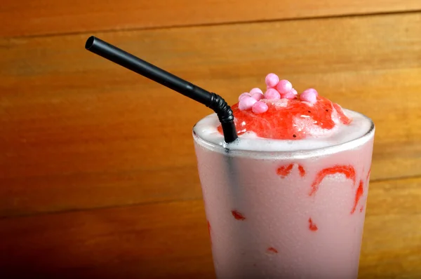 Strawberry milkshake drink — Stockfoto