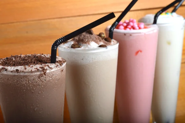 Empat jenis minuman milkshake — Stok Foto