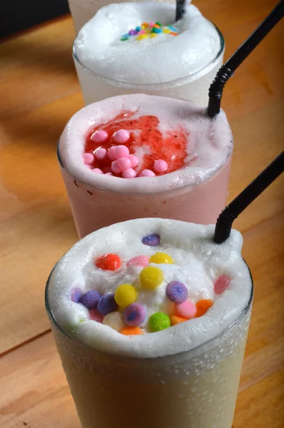 Tre tipi di bevande al milkshake — Foto Stock