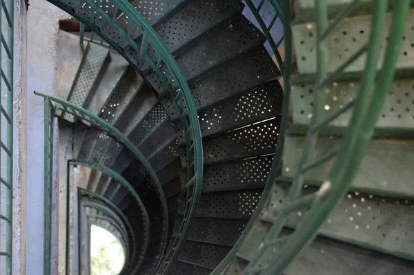 Escalera Caracol Hierro Dentro Faro Tanjung Batu Tarakan Indonesia —  Fotos de Stock