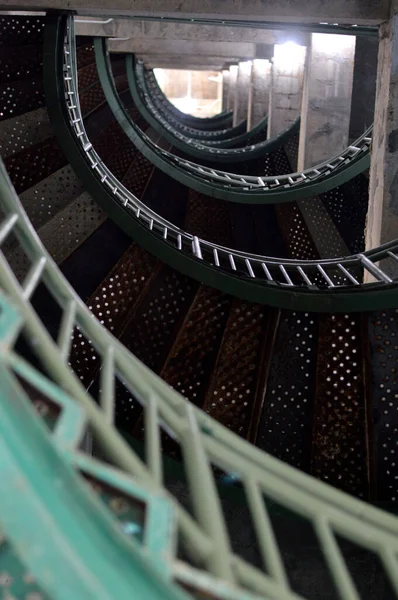 Eiserne Wendeltreppe Innerhalb Eines Leuchtturms Tanjung Batu Tarakan Indonesien — Stockfoto