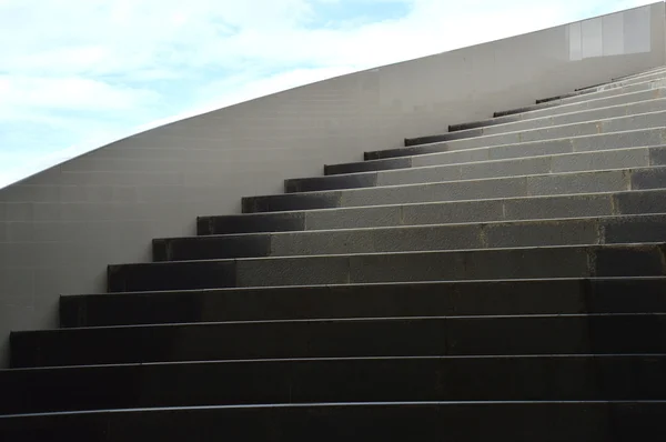 Бетонная лестница — стоковое фото