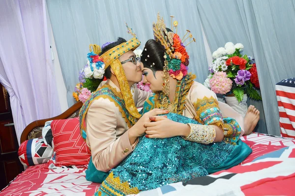 Indonéské svatební páry — Stock fotografie