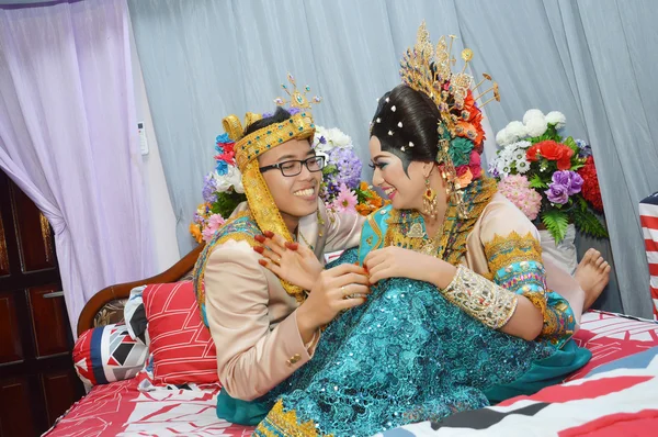 Indonesische Brautpaare — Stockfoto