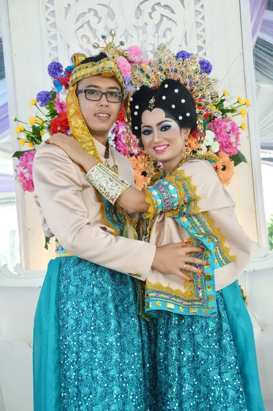 Endonezya gelin çiftler — Stok fotoğraf