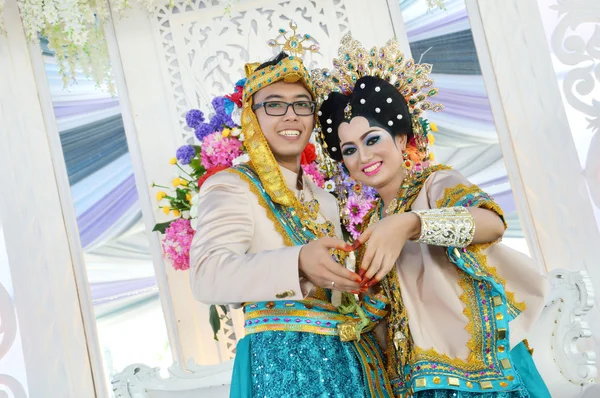 Indonesia novias parejas —  Fotos de Stock