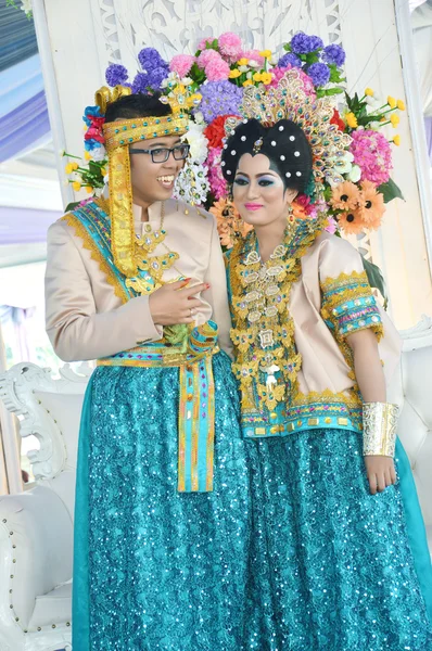 印度尼西亚的新婚夫妇 — 图库照片