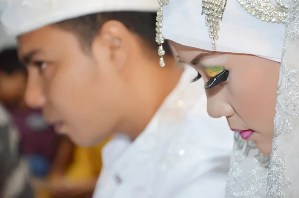 Indonesian bridal couples — Stock Photo, Image