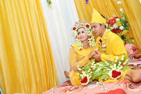 Indonesia novias parejas —  Fotos de Stock