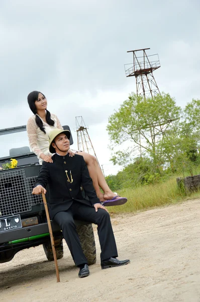 Indonesiano coppie nuziali pre-matrimonio photoshoot — Foto Stock