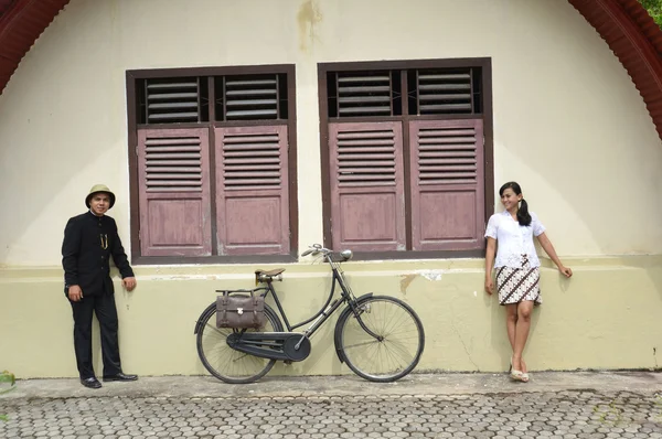 Indonesiska brudpar prewedding photoshoot — Stockfoto