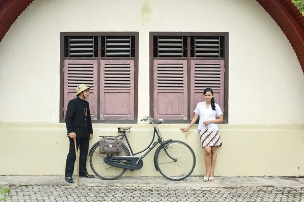 Prewedding 拍摄的印度尼西亚新婚夫妇 — 图库照片