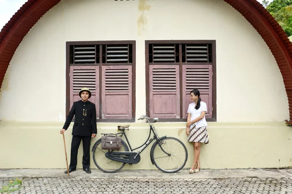 Indonezyjski-Suknie ślubne par prewedding photoshoot — Zdjęcie stockowe