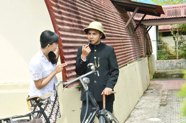 Pasangan Indonesia pra-pernikahan photoshoot — Stok Foto