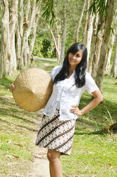 Indonesiano coppie nuziali pre-matrimonio photoshoot — Foto Stock