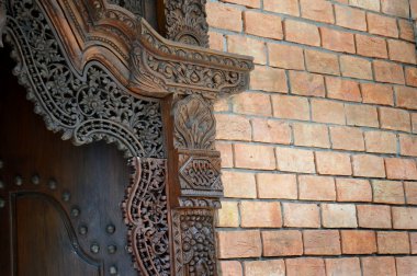 ahşap pencere geleneksel Jepara süsler oyma ile