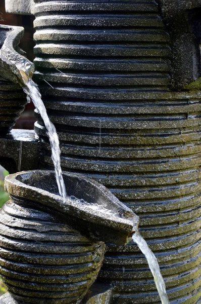 Vodní fontána v parku — Stock fotografie