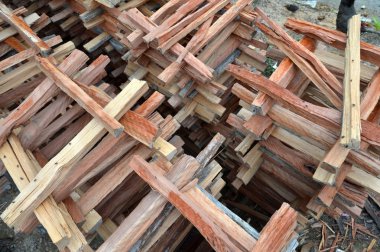 yığın odun yığını