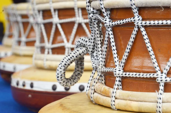 Detalj av bruna traditionella trumman — Stockfoto