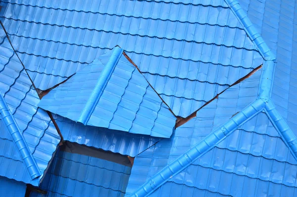 Azulejos del techo azul —  Fotos de Stock