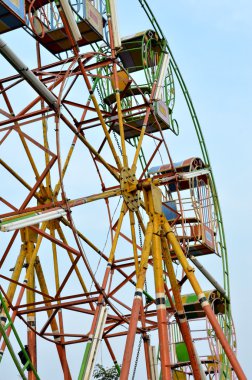 tekerlek dönme Pazar karnaval alanına