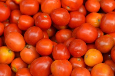 domates arka plan üzerinde detaylı şekli