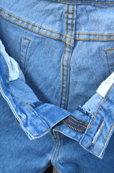 Подробная текстура и рисунок синих джинсов — стоковое фото