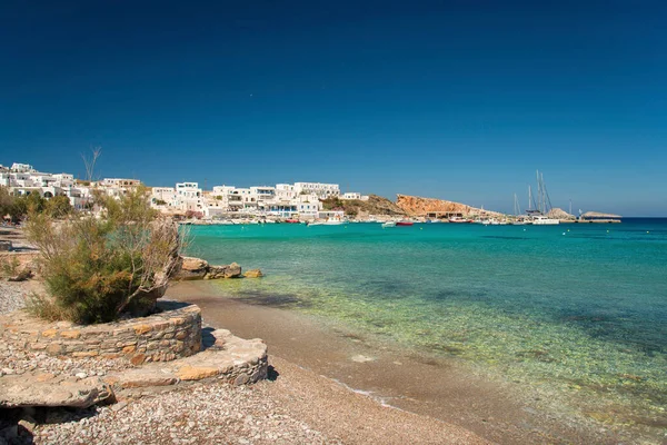 Karavostasis Town Folegandros Island Greece 2019 View Karavostasis Town Beach — Stock Photo, Image