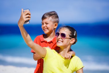 Çocuk tropikal plaj