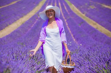 Lavanta alanları kadın kıdemli.