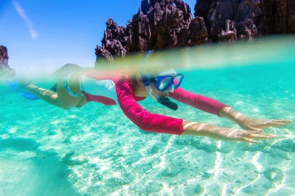 Underwater photo of girl — Stock Photo, Image