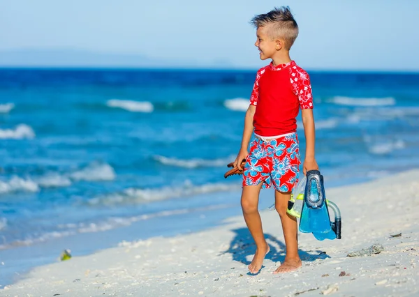 Menino na praia — Fotografia de Stock