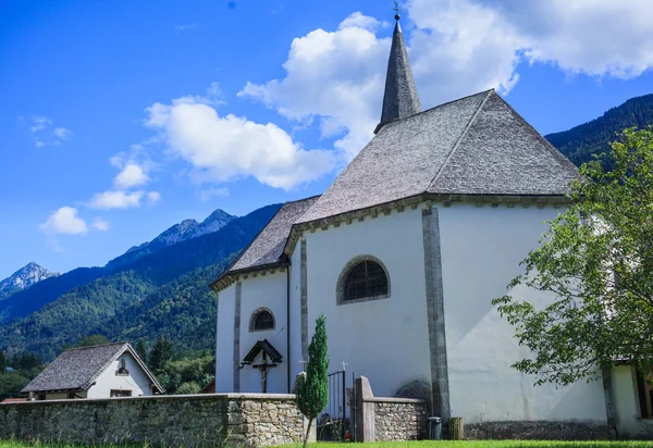 Kostel v italských Alpách — Stock fotografie