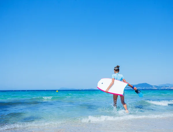Lykkelig surfejente . – stockfoto