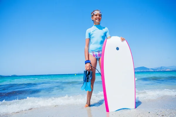 Glückliches Surfmädchen. — Stockfoto