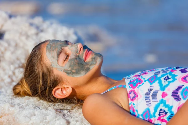 Girl At The Dead Sea, Israel. — Stock Photo, Image