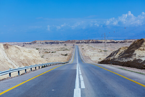 Пустынная дорога. Израиль
