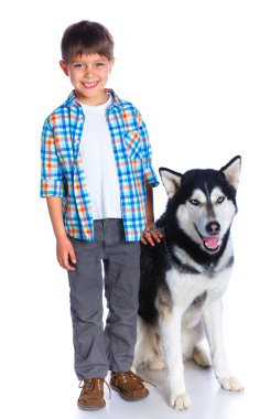 Onu köpek husky çocukla